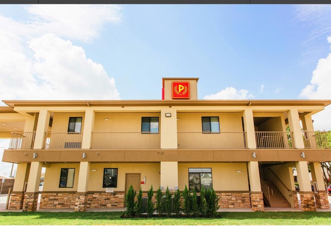 كونرو Palace Inn المظهر الخارجي الصورة